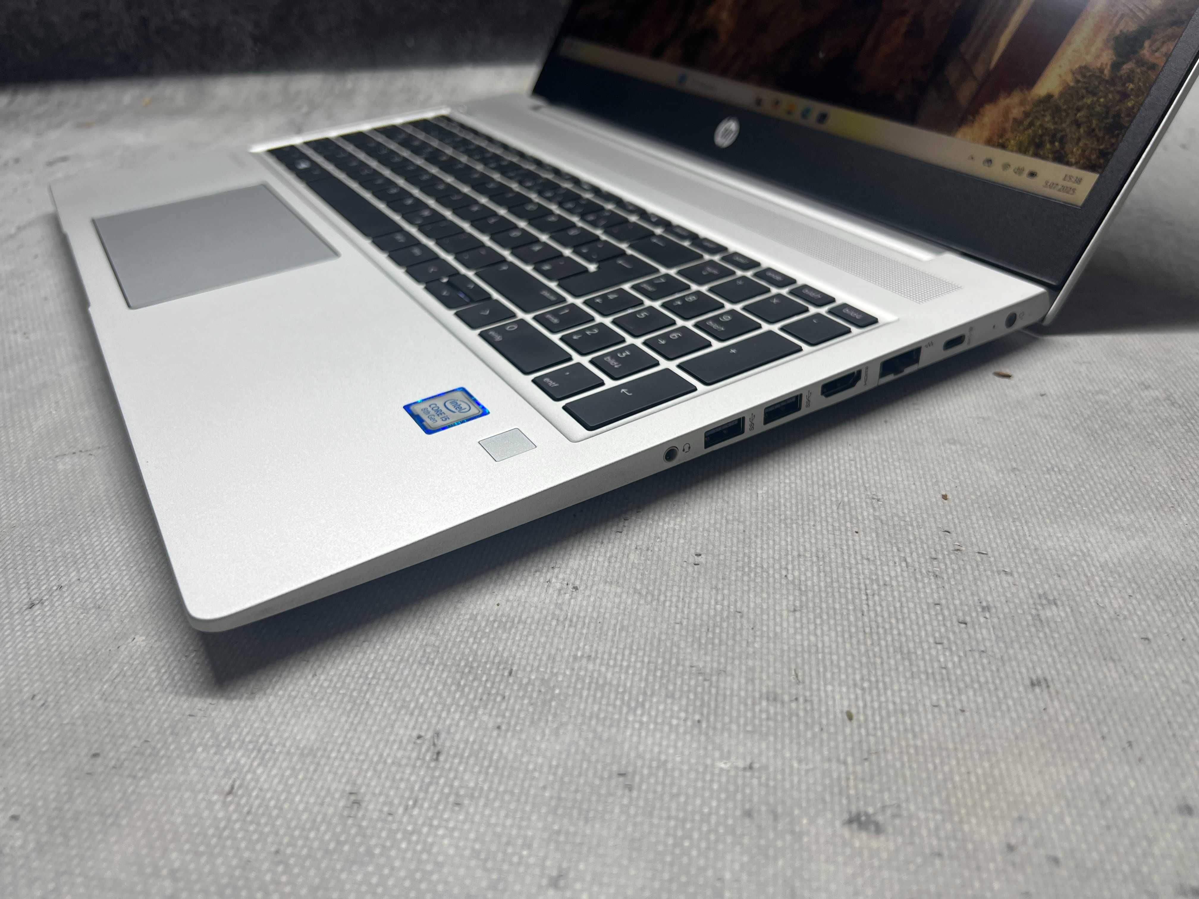 HP ProBook 450 G6 / i5 8265u 3.9GHz / 32GB DDR4 / 1TB SSD / 15.6 FHD