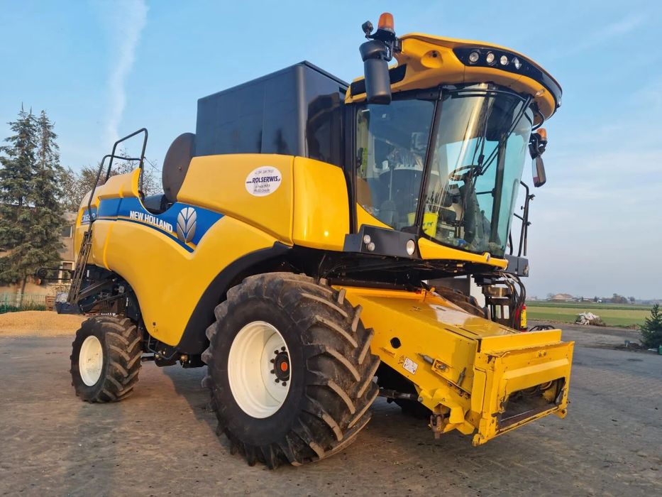 New Holland  Kombajn zbożowy New Holland CX6.80 rok 2019