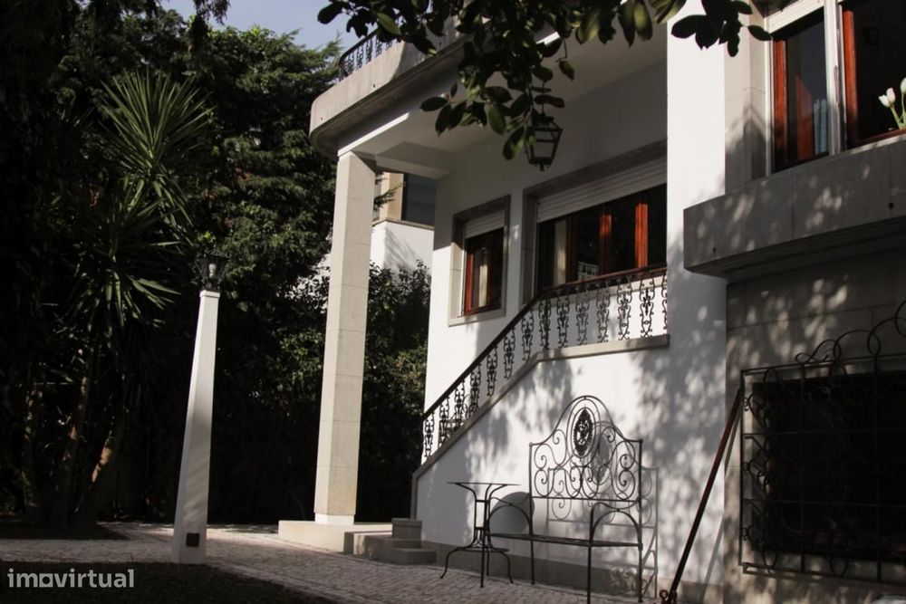 Quarto - localizado em Paranhos Porto