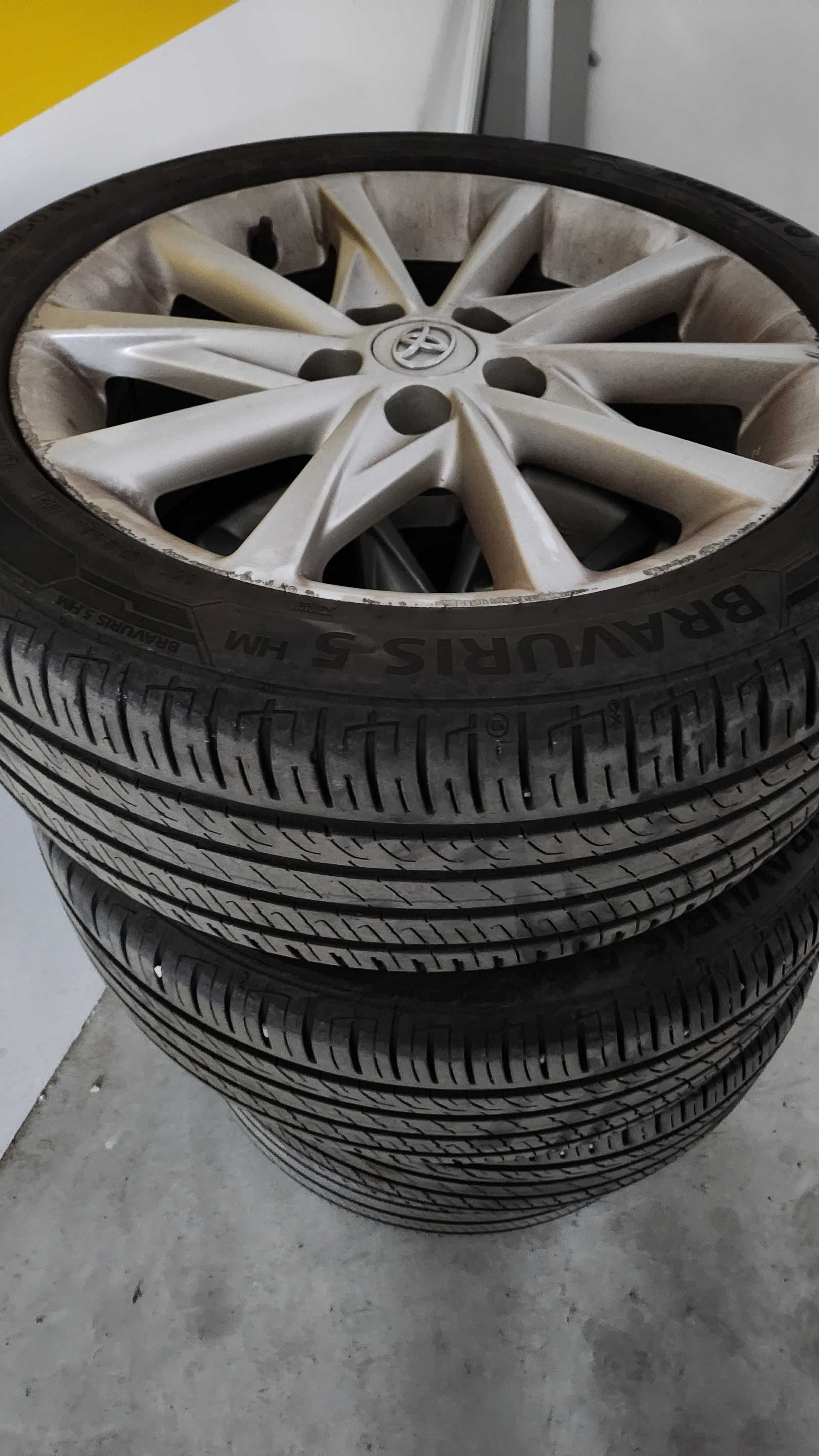 4xPneus completos 215/50R17 Toyota