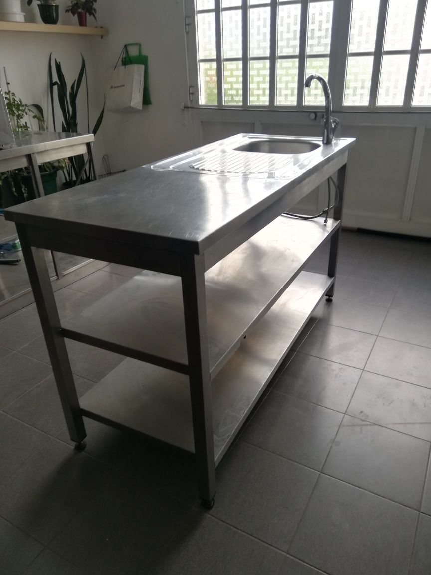 Bancadas Inox em muito bom eatado