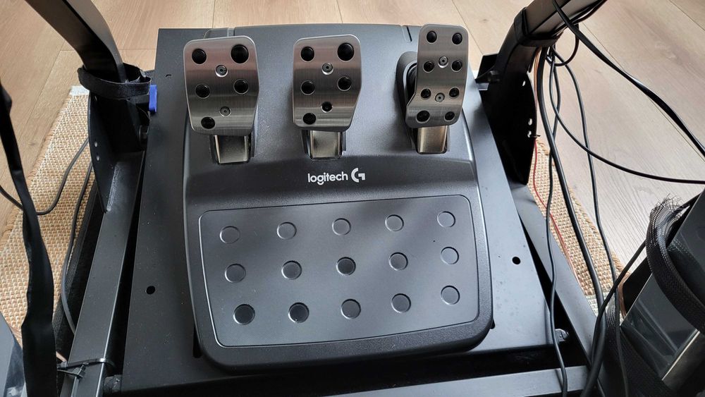 Sim racing kierownica stanowisko