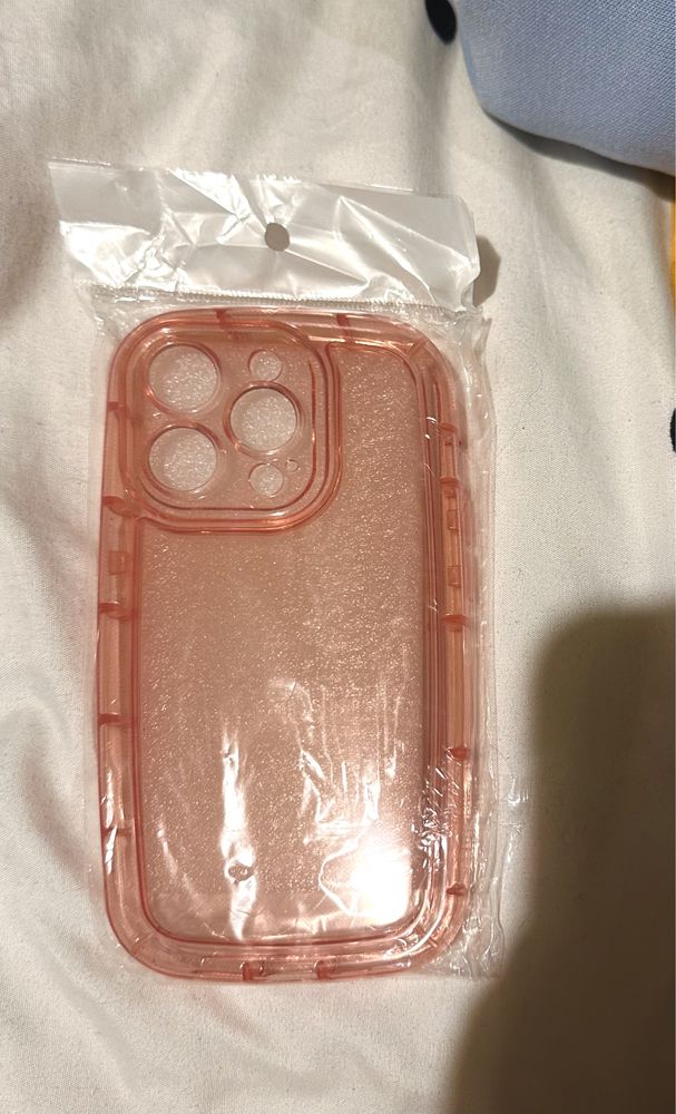 Rozowy etui na iPhone 14 Pro