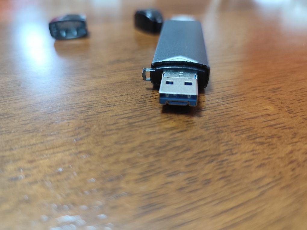 Leitor de cartões 6 em 1 com USB 3.0