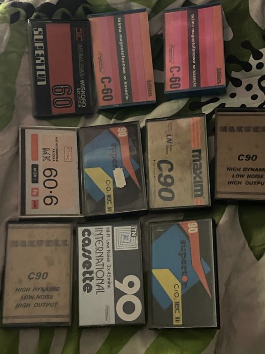 Zestaw dziesięciu kaset magnetofonowych do nagrywania