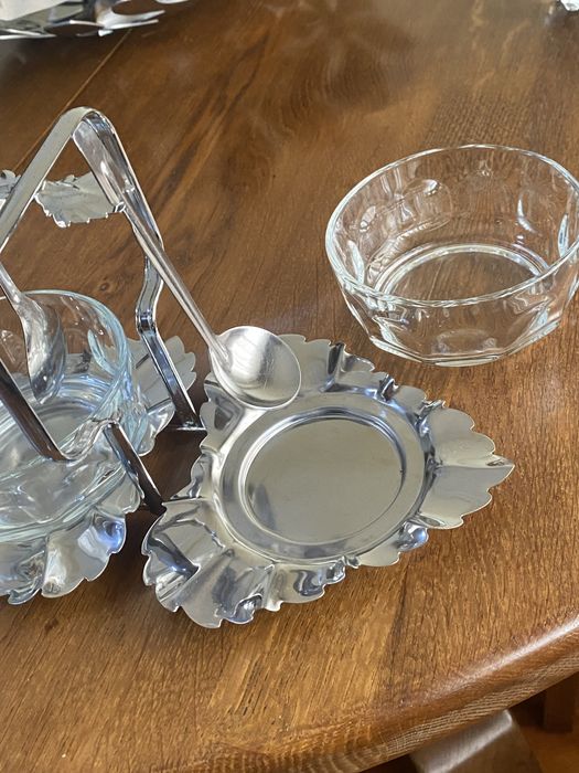 Conjunto de molheiras com colher