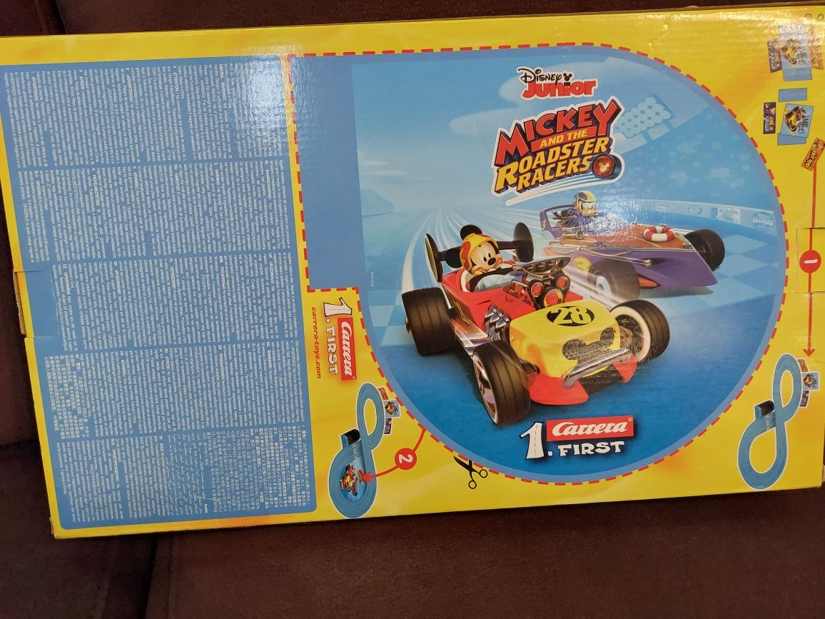 Tor wyścigowy 2,4 metra Disney Junior Mickey and the Roadster Racers