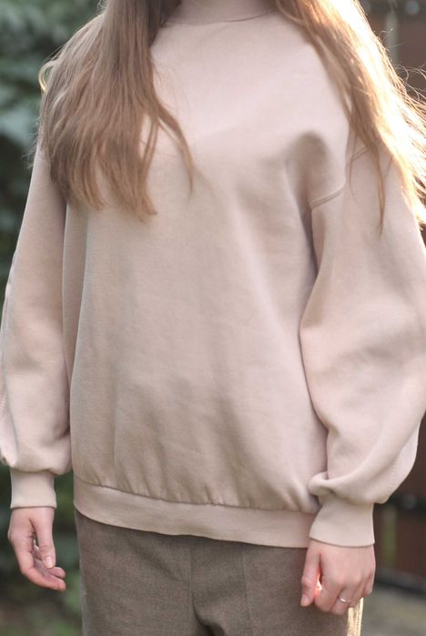 Długa karmelowa bluza oversize Bershka z szerokimi rękawami XS