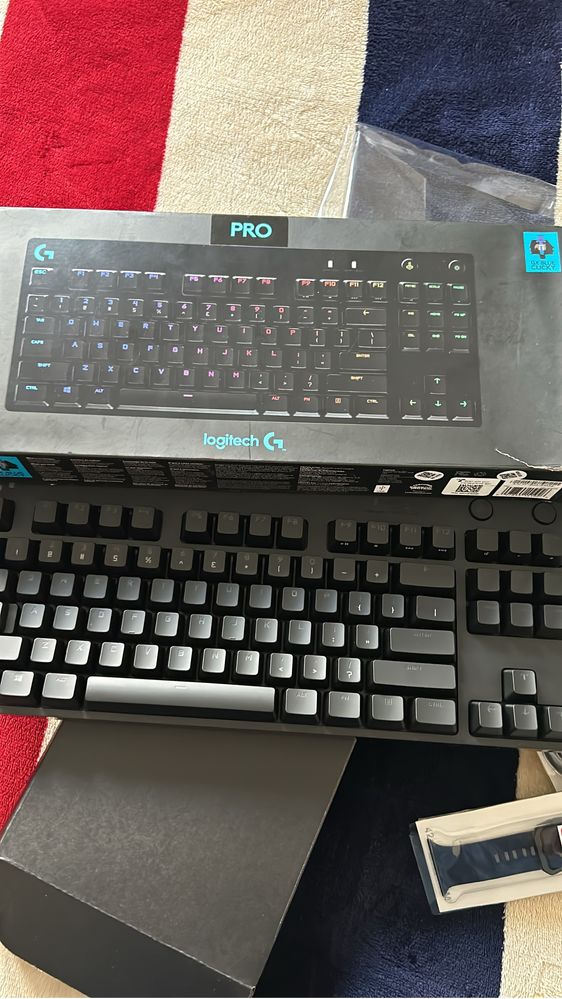 Teclado mecânico - Logitech G Pro Keyboard - Seminovo