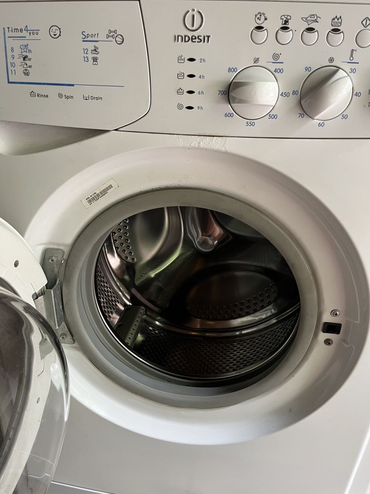 Стиральная машинка Indesit