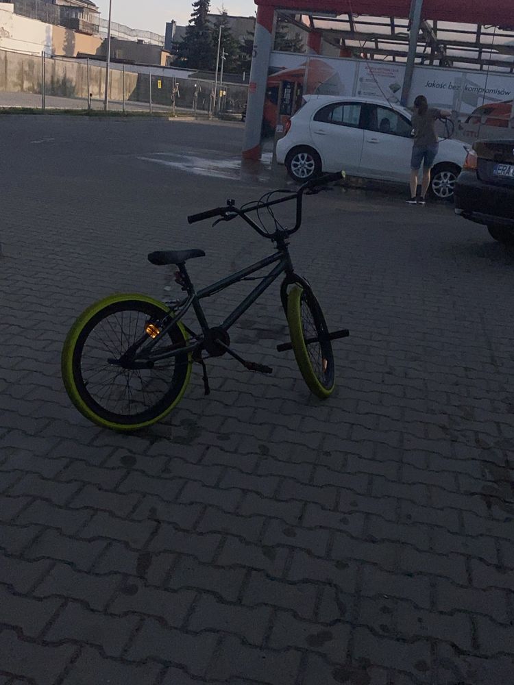 Bmx zielony z kołami 20