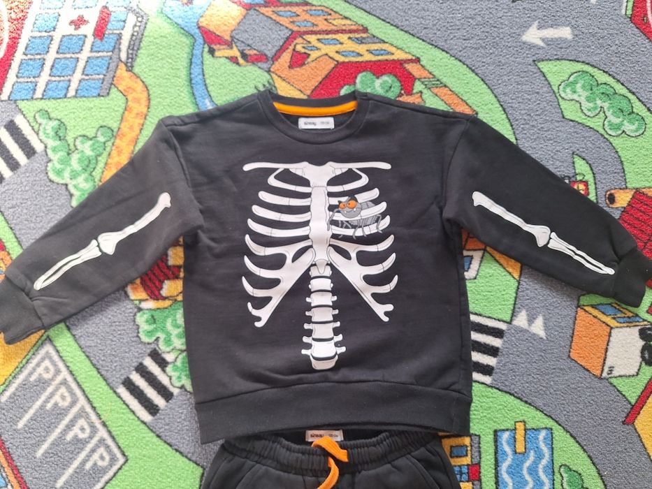 Dres halloween r.122 Sinsay
