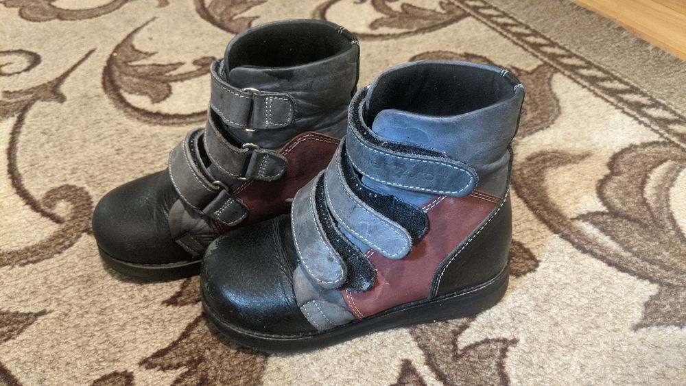 Ортопедичні ботінеи для хлопчика
