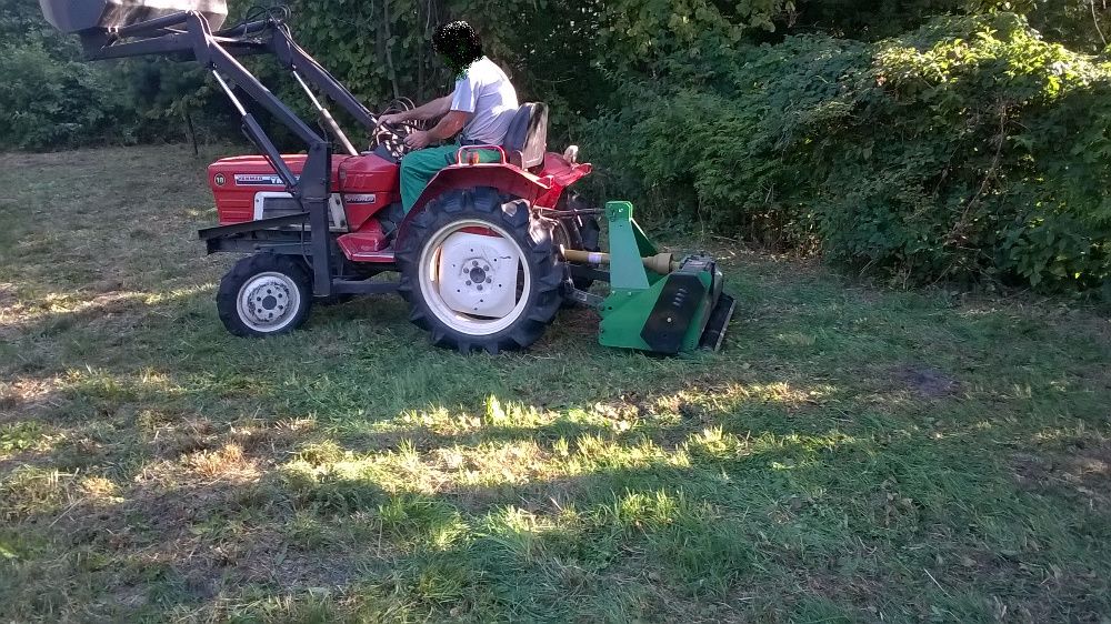 Koszenie nieużytków, karczowanie działek,mulczowanie,Usługi rębakiem