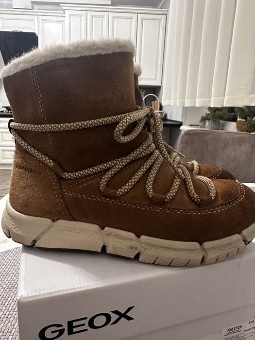 Чоботи Geox 33 р. Стан нових