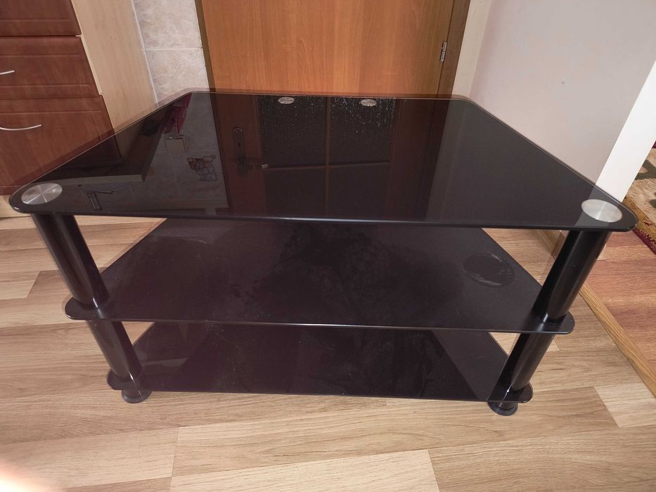 Stolik szklany pod telewizor