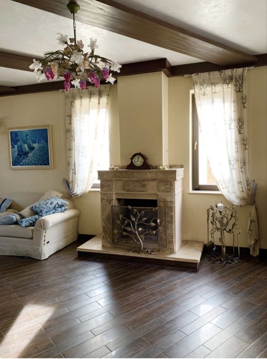 Дом на 8 сотках земли с ремонтом и бассейном на 7ст.Б.Фонтана.