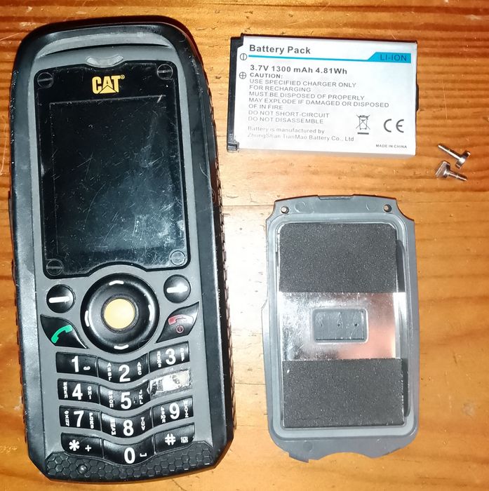 Продам телефон CAT B25.