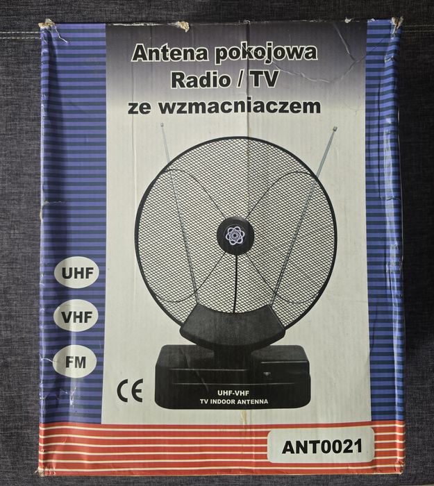 Antena telewizyjna i radiowa ze wzmacniaczem 32 dBi