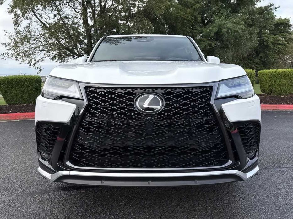 Lexus LX      2025