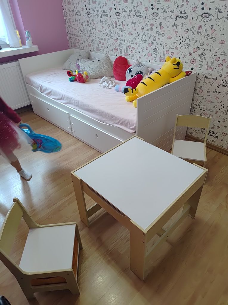 Zestaw dwustronny stolik i dwa krzesełka dla dziecka