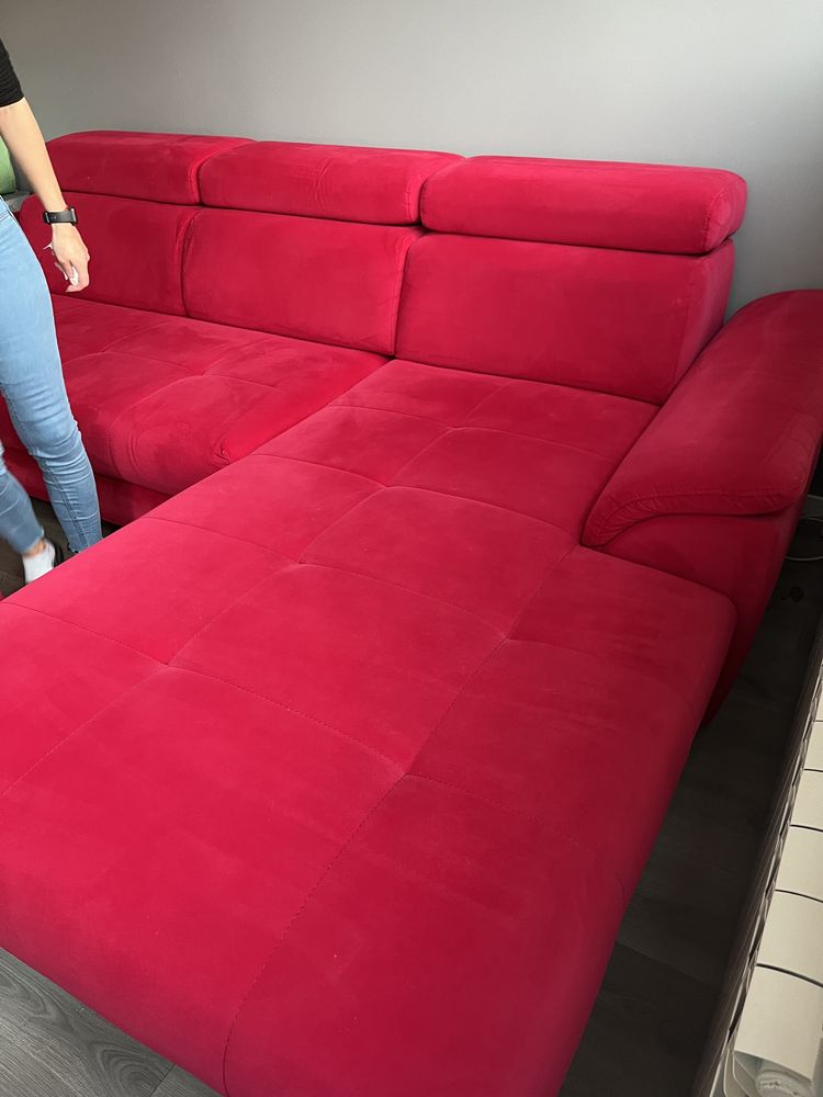 Czerwona welurowa kanapa, sofa, narożnik, łóżko, gratis pufy, jak nowa