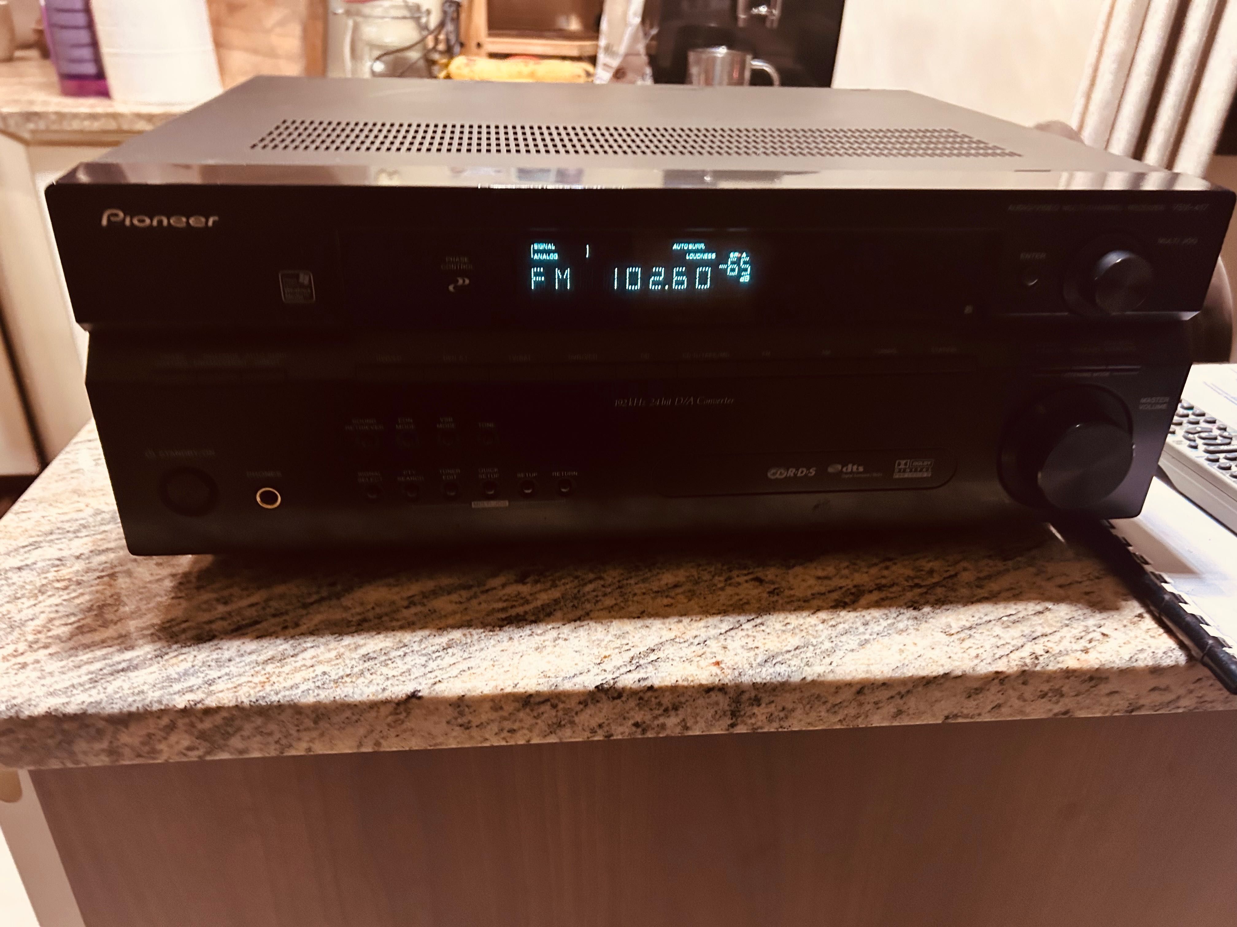 Pioneer vsx417, Amplituner