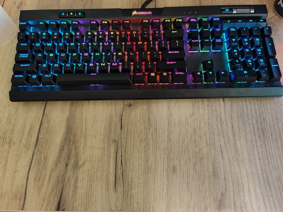 Klawiatura Corsair k70 mk.2 rgb, podkładka chłodząca
