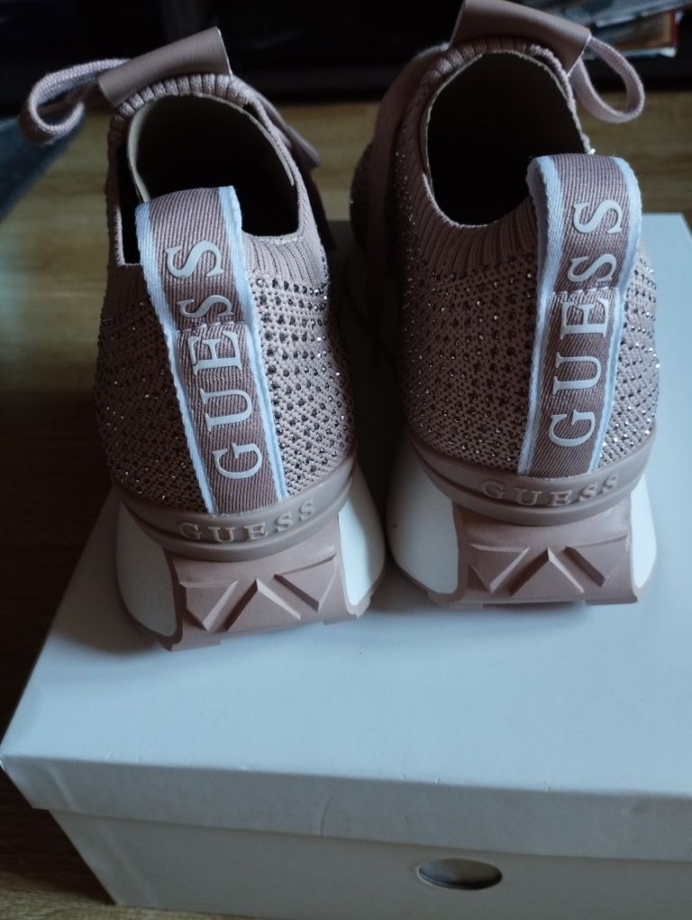 Sneaker Guess r39