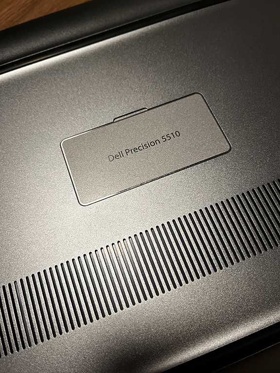 DELL Precision 5510 - ekran dotykowy 4K, 1 TB, RAM 32 GB, 2 karty graf