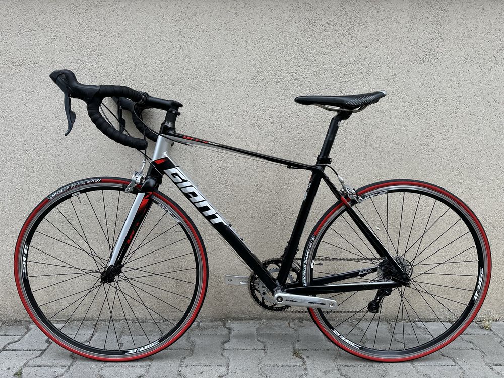 Rower Szosa Kolarzówka Giant Defy Aluxx Shimano Claris FSA