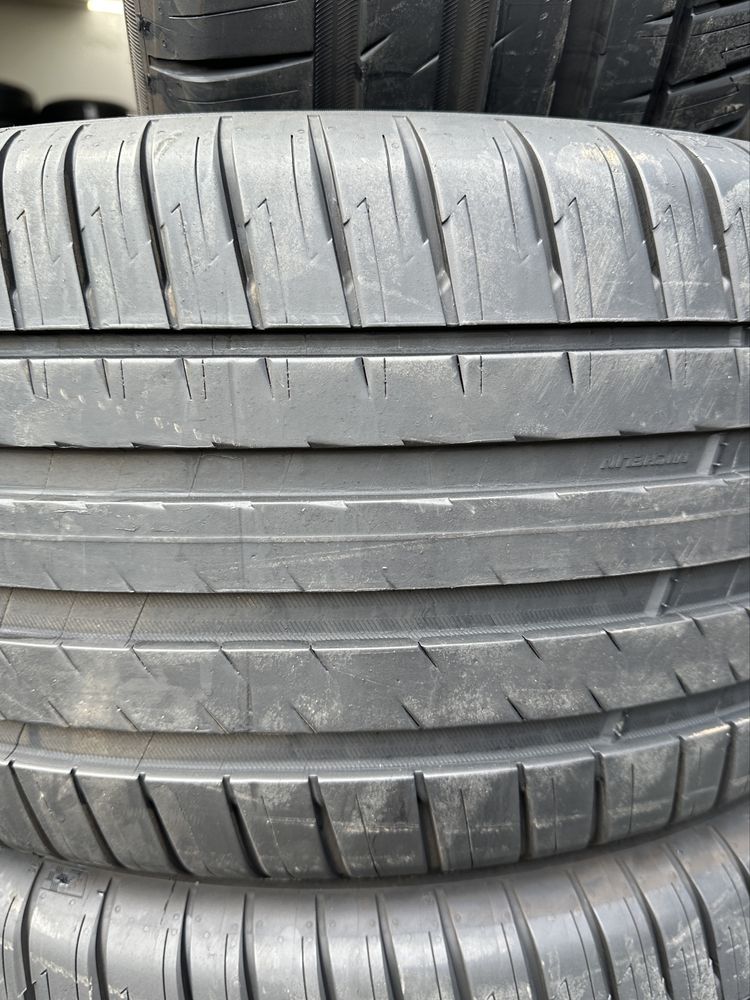 255/45/19 michelin