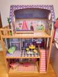 Drewniany domek dla lalek KidKraft