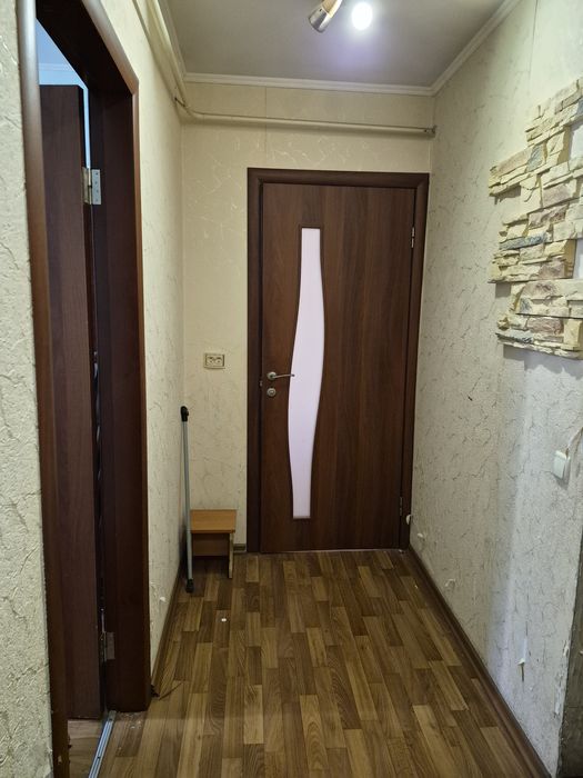 Срочно 2 ком кв в центре недорого