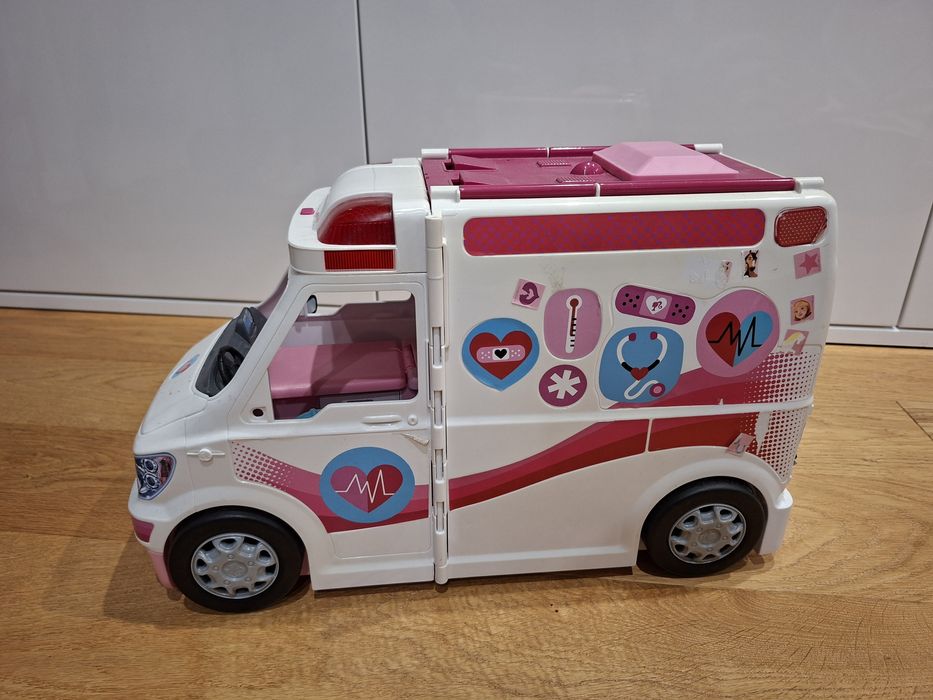 Barbie karetka z akcesoriami