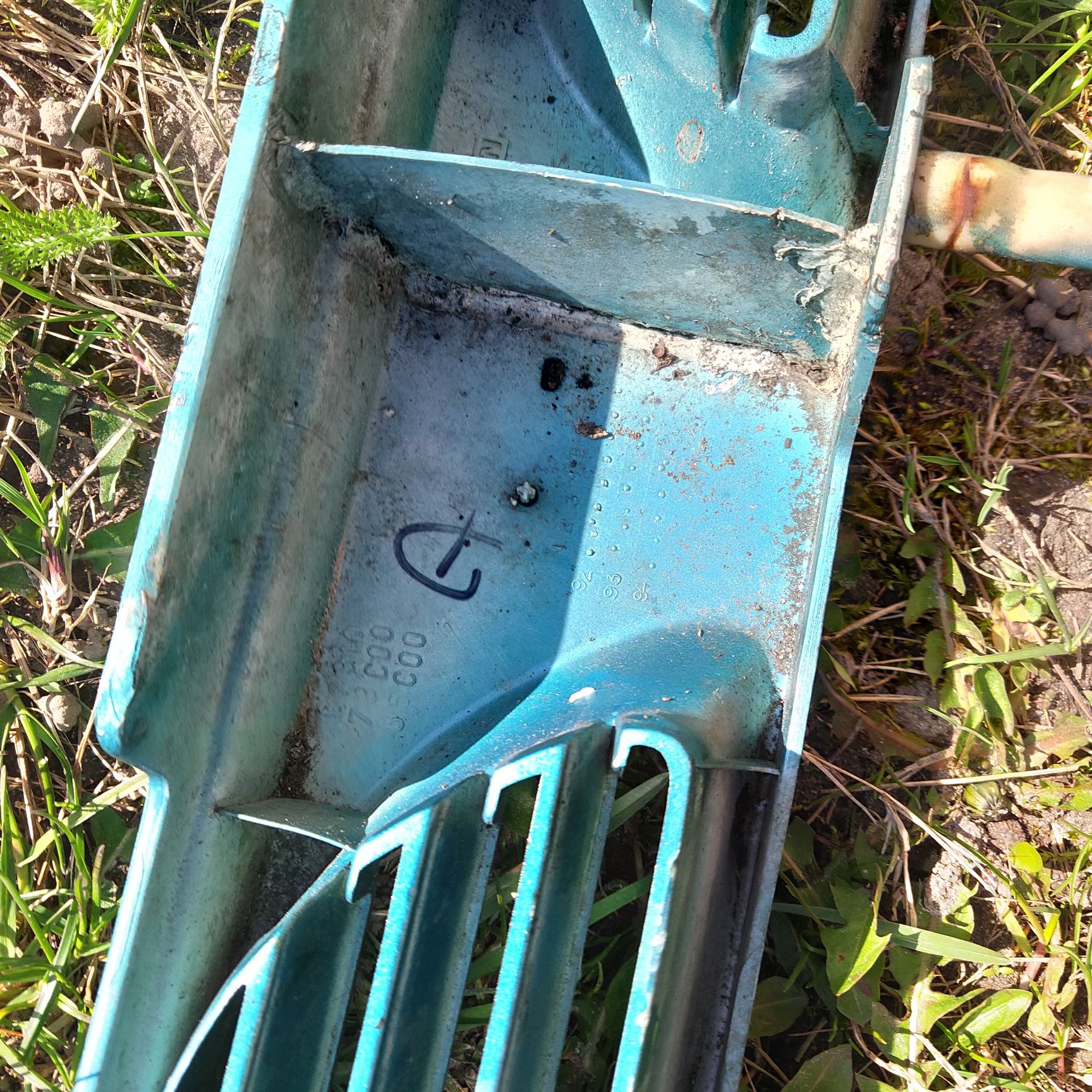 Grill atrapa chłodnicy zderzaka przód Nissan Sunny N14