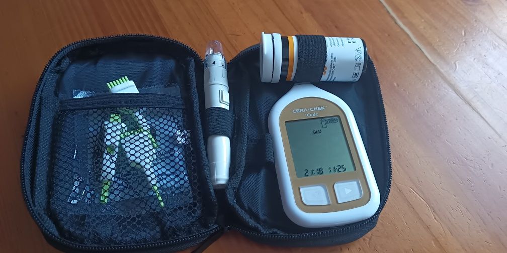 Glukometr CERA CHEK 1 CODE g 400 + paski + nakłówacz