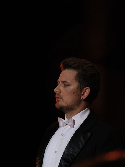 Уроки з академічного вокалу офлайн та онлайн