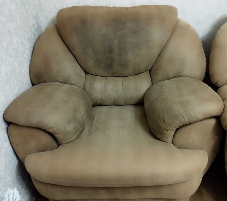 М'яке крісло, диван не розкладний (зломаний механізм)