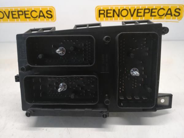 Caixa fusíveis / SAM / BSI OPEL Astra H Hatchback (L48)