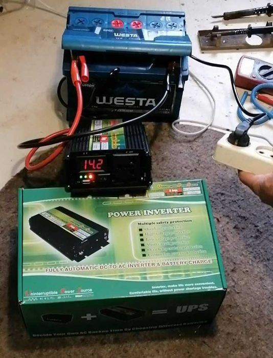 Гібридний Инвертор с зарядкой. Преобразователь 12-220. Бесперебойник