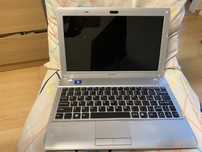 Laptop Sony Vaio z pokrowcem