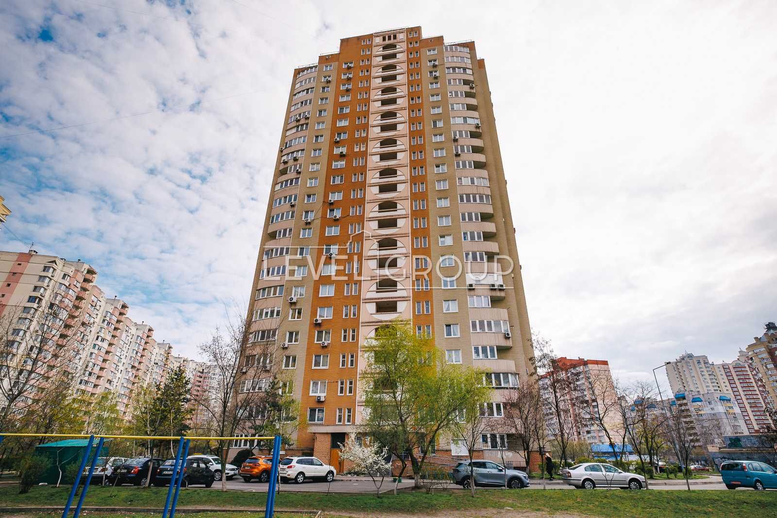 Дарницький р-н пр.Петра Григоренка 28А Позняки трикімнатна З РЕМОНТОМ