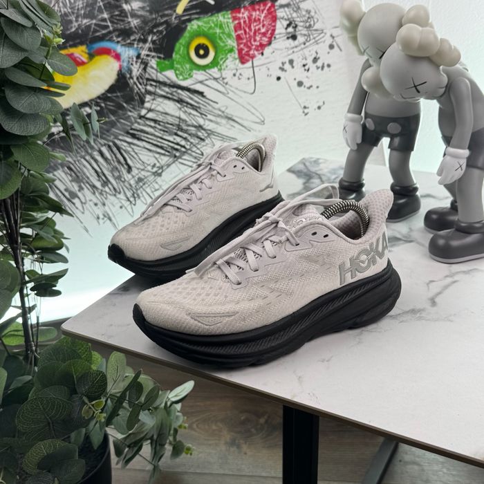 Кросівки Hoka Clifton 9 37 розмір E1144