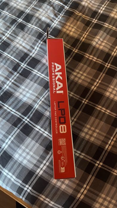 Akai LPD8.