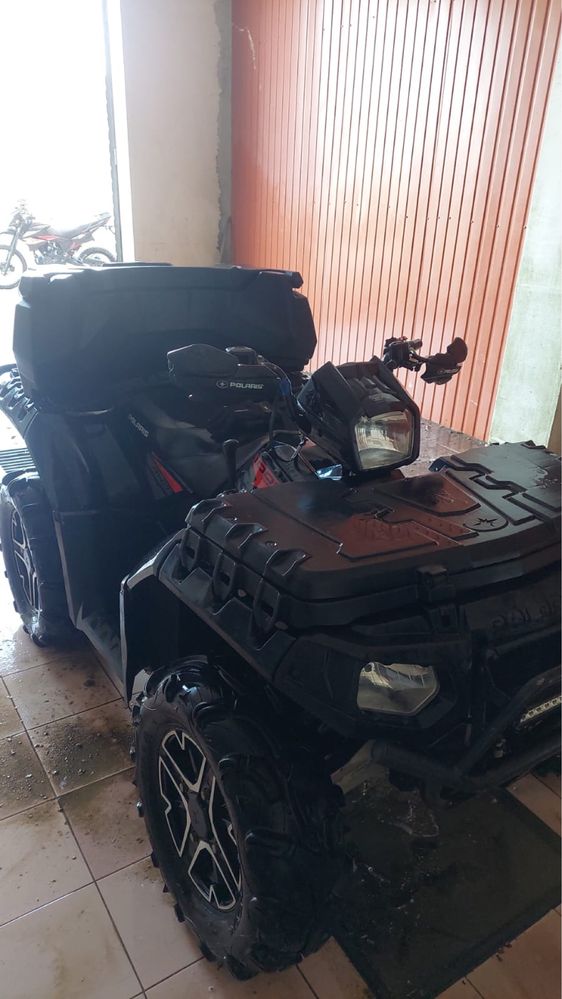 Квадроцикл Polaris 1000