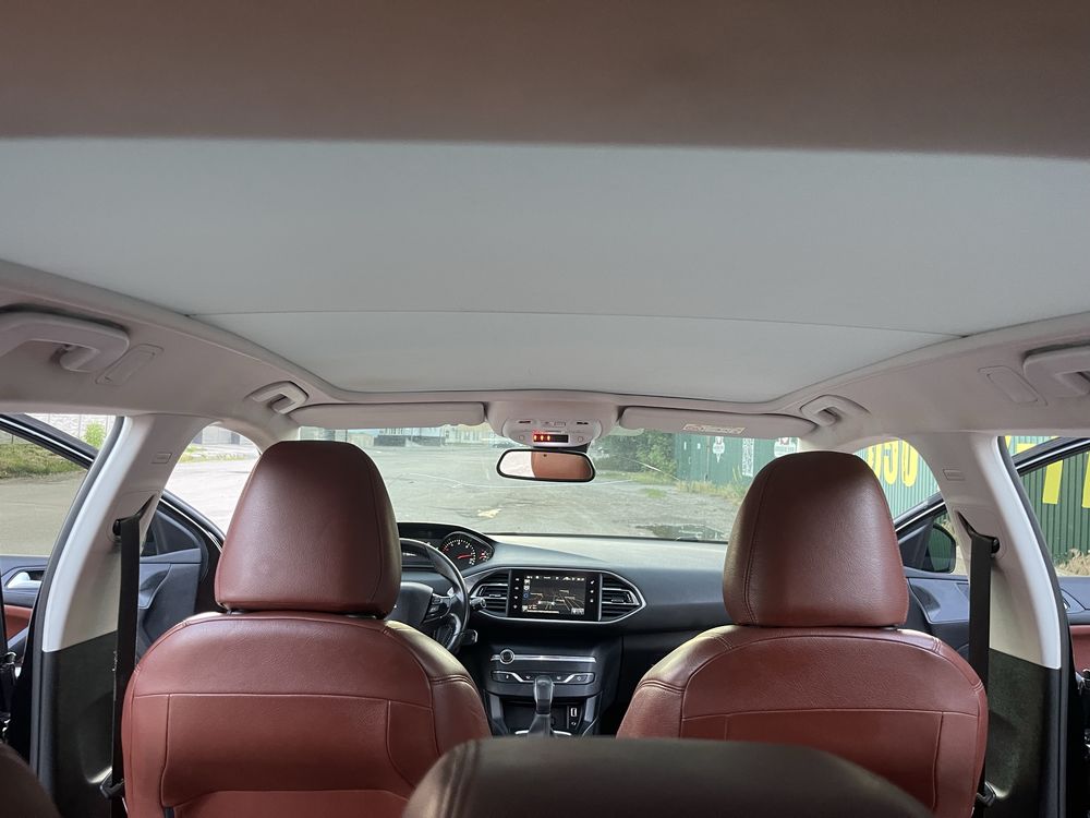 Продам Peugeot 308 двухлитровый дизель 2015 г.