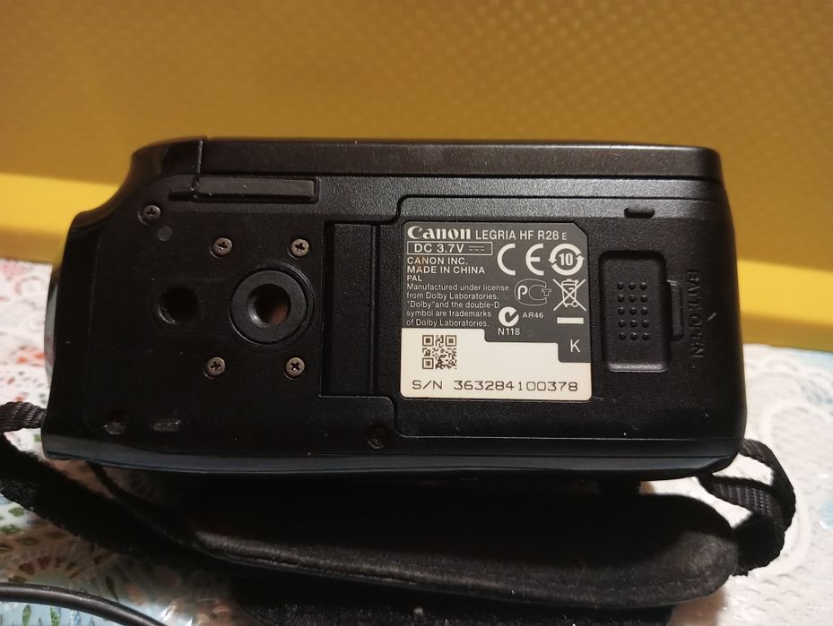 Canon legria HFR28