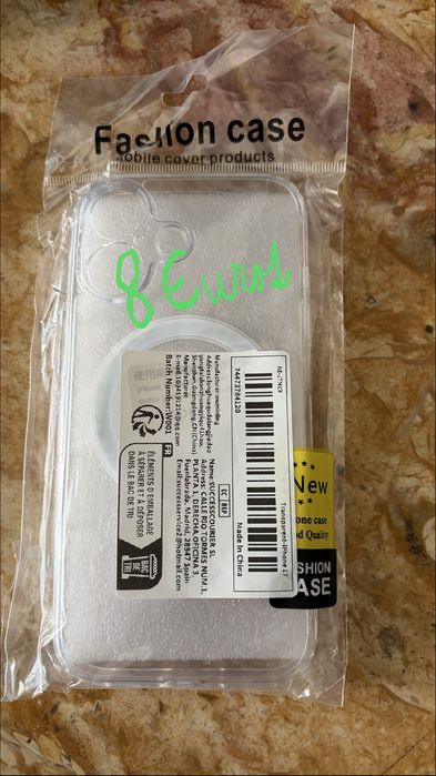 Cases for iPhone 17, new, with magnetic wireless charging.64584680094467121