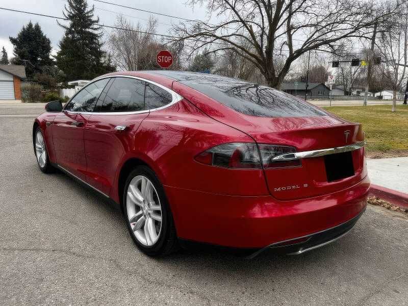 2014 Tesla Model S 85